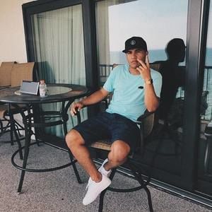 Meet your Posher, Adrian